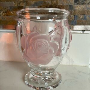 Glass vase with 3D roses nice rose colour